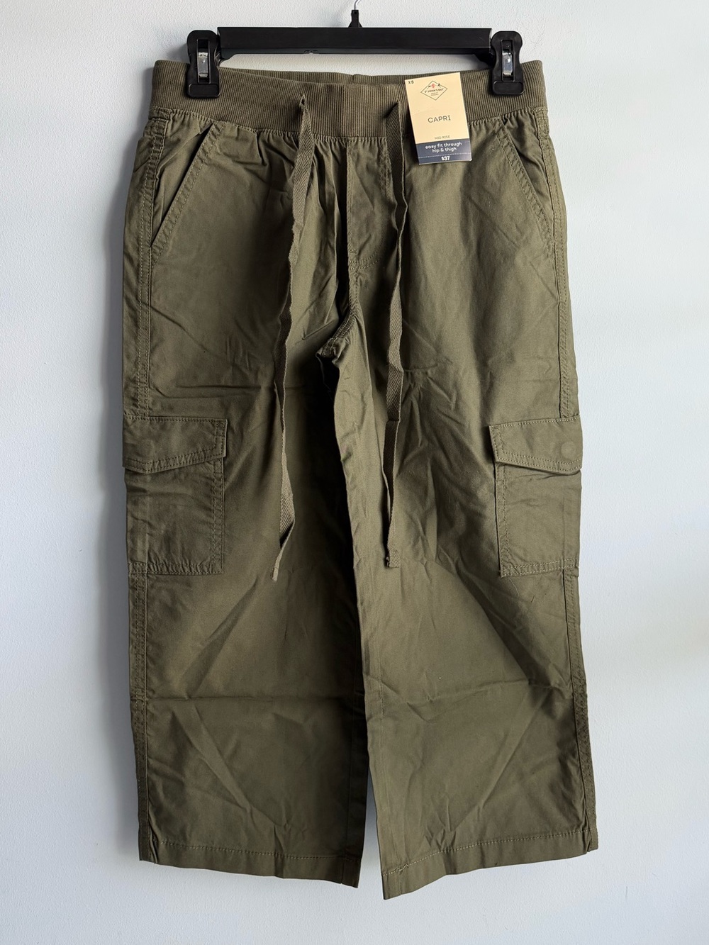 St. John's Bay Womens Green Mid Rise Capri Cargo Pants Size XS